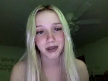 girl
        riababe cam image #59015