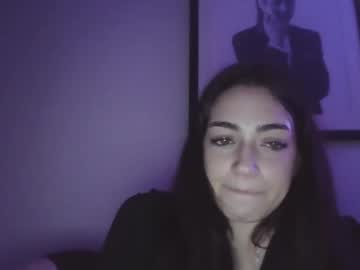 girl
        ashxlynnn cam image #241955