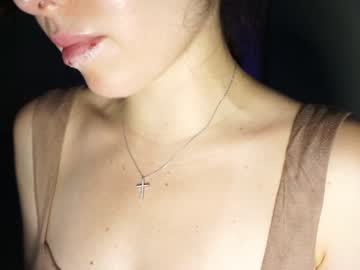 girl
        soifiee cam image #42566