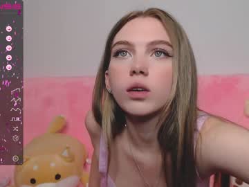 girl
        small_blondee cam image #13450