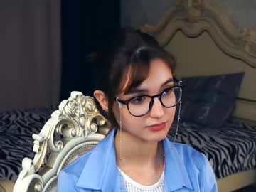 girl
        udelegorbett cam image #234974