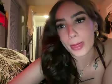 girl
        thestormii cam image #246558