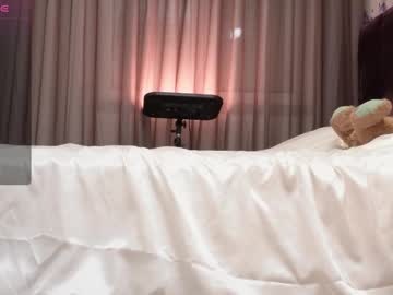 girl
        nicoleaniston17 cam image #255426