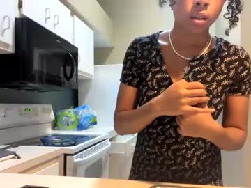 girl
        ari___yauna cam image #64069