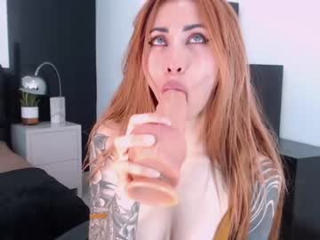 girl
        annaliese_bach cam image #31684