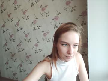 girl
        arya_coy cam image #103203