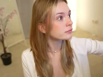 girl
        cyberheart_ cam image #217340