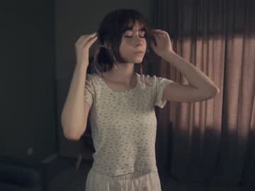 girl
        meghanash cam image #163761