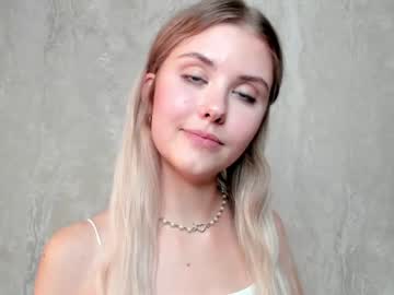 girl
        steffanie_blue cam image #121147