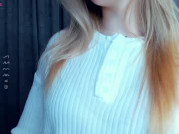 girl
        synnovegrise cam image #160957