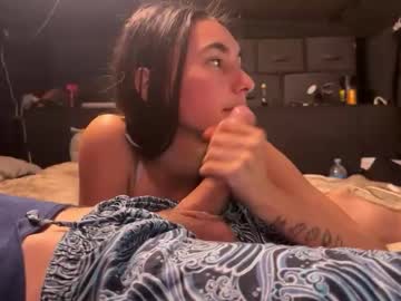 couple
        whoopsy_kiwi cam image #203745