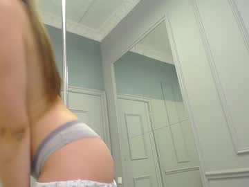 girl
        yakushka__ cam image #132897