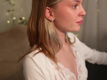 girl
        cyberprincess_ cam image #216695