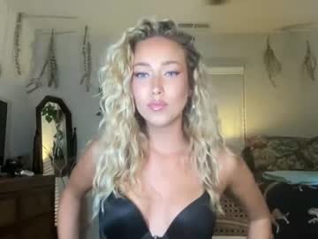 girl
        devina_white cam image #89081