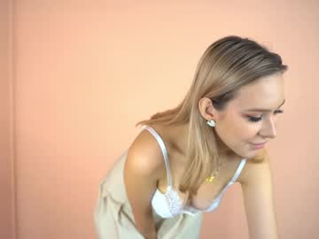 girl
        telladreamer_ cam image #188475
