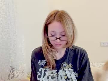 girl Sex Cam Older Woman with atmospherra