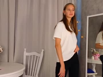 girl
        maureenbellew cam image #206170