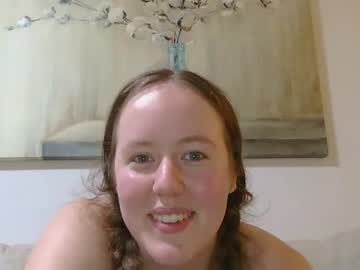 girl
        sweetie_bird cam image #163694