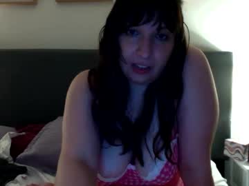 girl
        trinny4u cam image #264385
