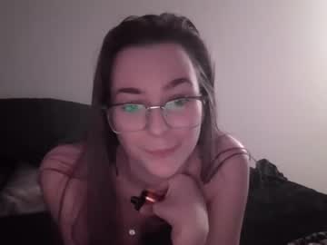 girl
        preciouslucy8380 cam image #30827