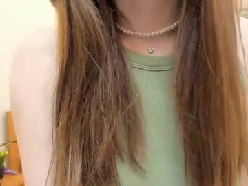 girl
        petulahewell cam image #181330