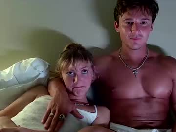 couple
        meowmeow1111112 cam image #184251