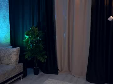 girl
        dawnherrick cam image #219329
