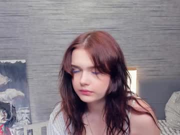 girl
        beatrixcutsforth cam image #205764