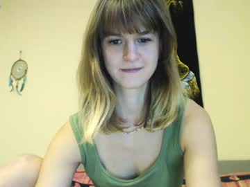 girl
        _minnie_boo_ cam image #19370