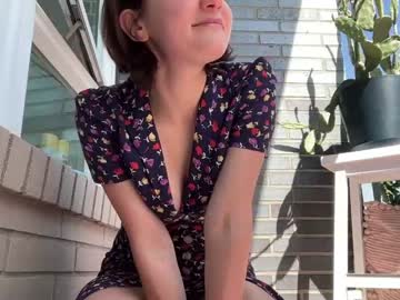 girl
        olive__nextdoor cam image #92288