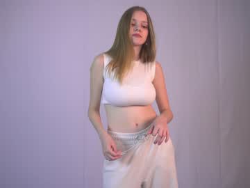 girl
        lover_chill cam image #131938