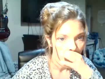 girl
        blaire2017 cam image #47897