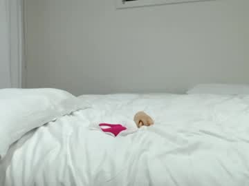 girl
        hornypetitegirl77 cam image #3300