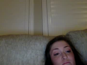 girl
        peachesncreamyy131433 cam image #54835